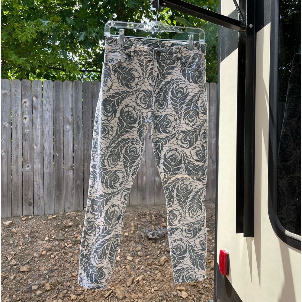 Fun paisley jeans ♥️